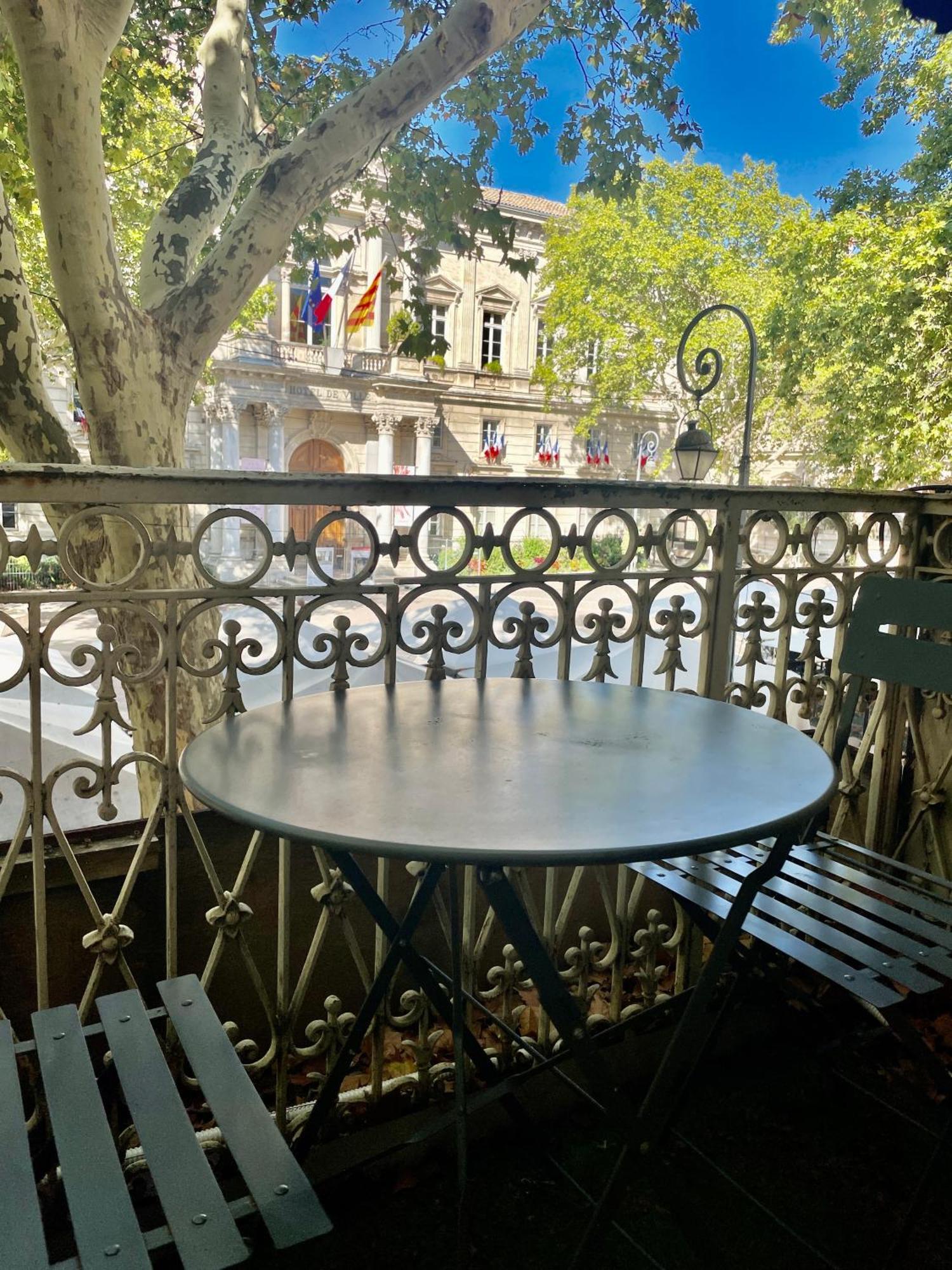 O Portes Du Palais